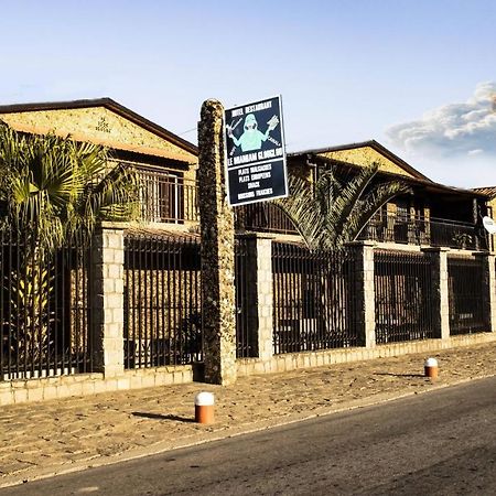 Hotel Restaurant Le Miamiam Glouglou Ambositra ภายนอก รูปภาพ