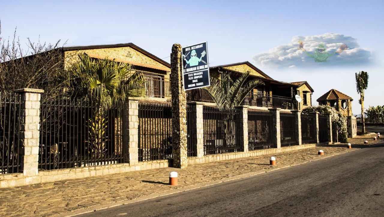 Hotel Restaurant Le Miamiam Glouglou Ambositra ภายนอก รูปภาพ