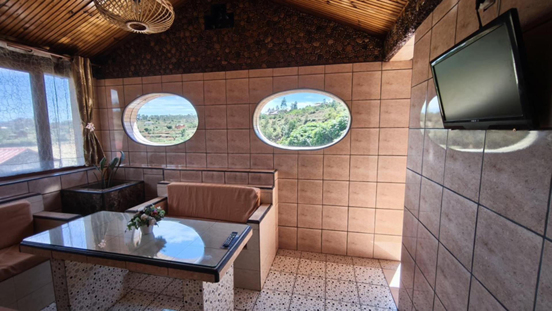 Hotel Restaurant Le Miamiam Glouglou Ambositra ภายนอก รูปภาพ