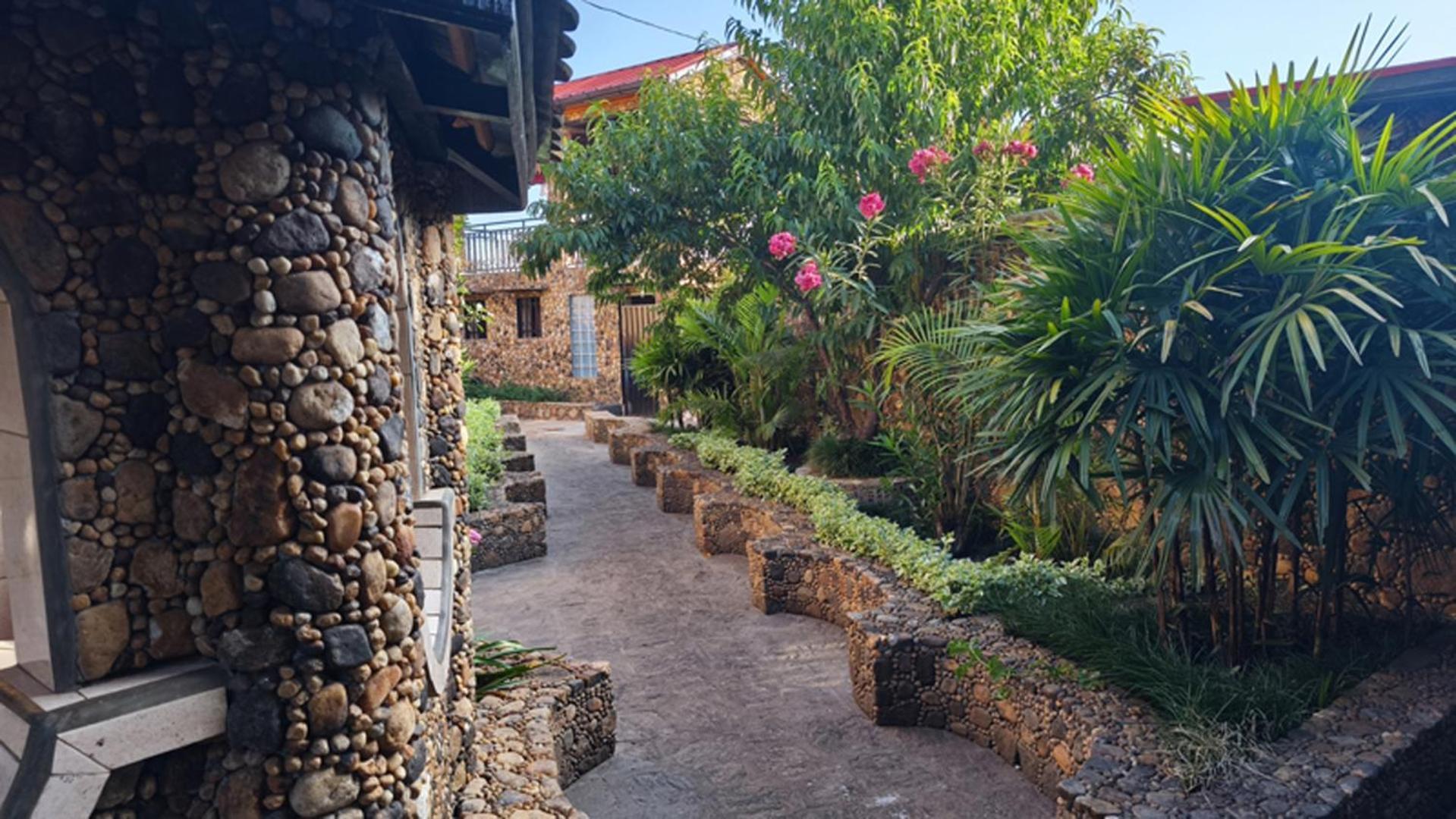 Hotel Restaurant Le Miamiam Glouglou Ambositra ภายนอก รูปภาพ