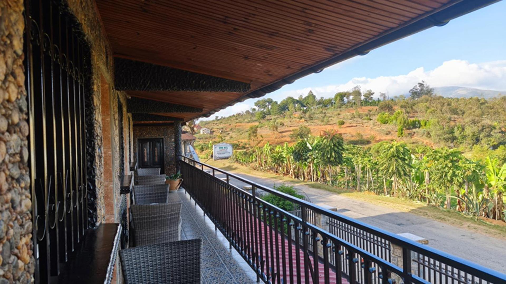 Hotel Restaurant Le Miamiam Glouglou Ambositra ภายนอก รูปภาพ