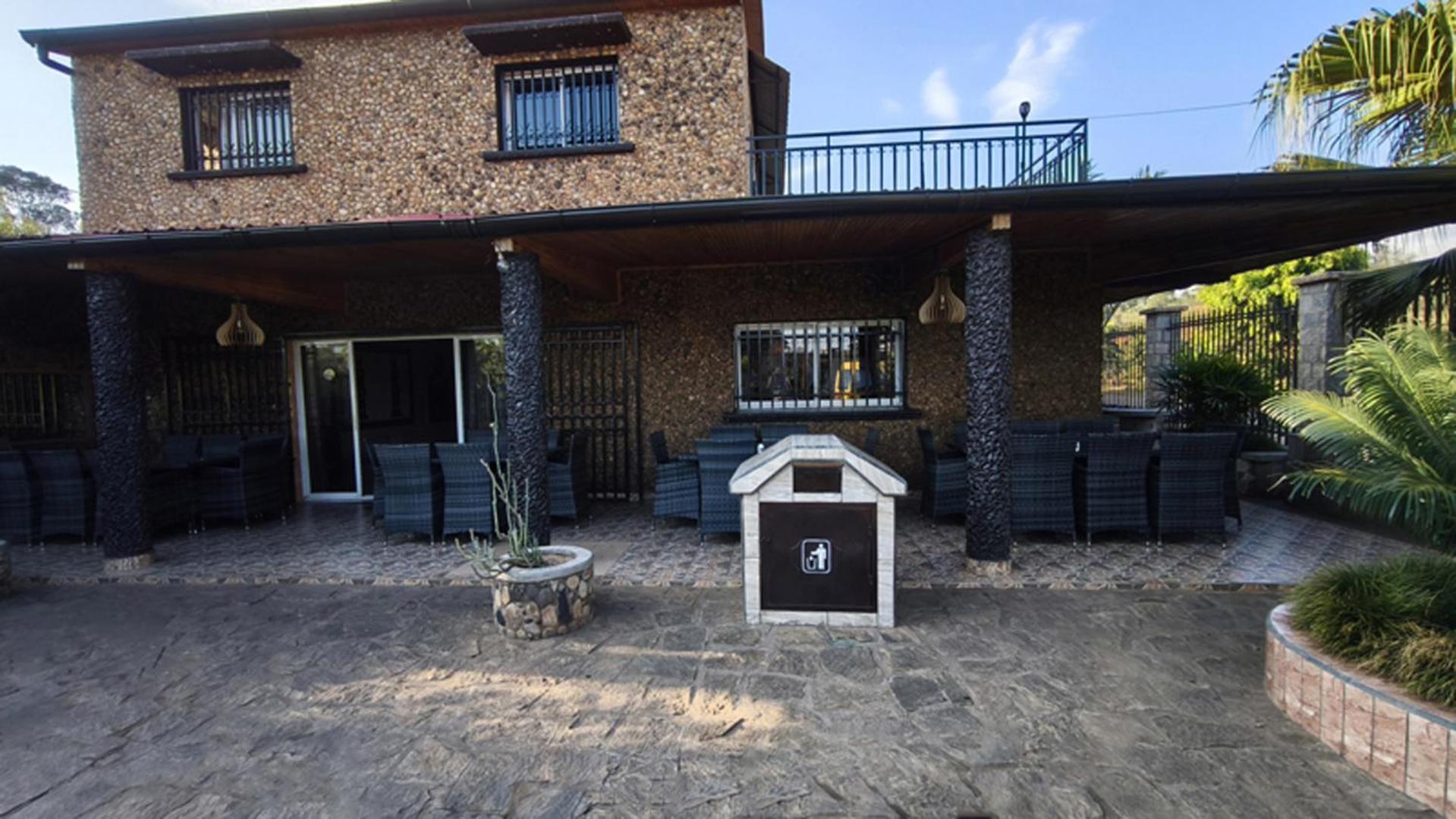 Hotel Restaurant Le Miamiam Glouglou Ambositra ภายนอก รูปภาพ